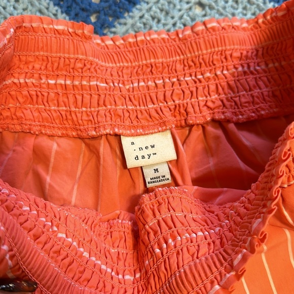 A new day T-shirt and shorts set size M. - Picture 8 of 10